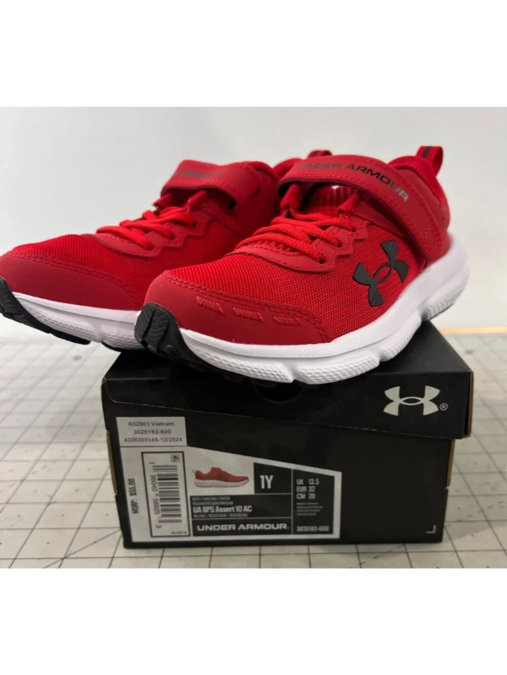 Under Armour Assert 10 AC Running Shoes Red, Sz. 1 Youth Boys New - Picture 2 of 6